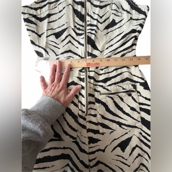 Nasty Gal Zebra Print Sleeveless Jumpsuit size 4 NWT - Picture 12 of 15